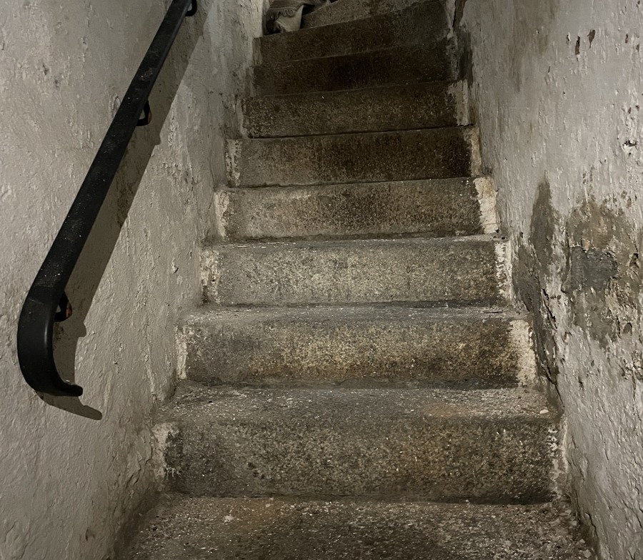 Treppe zum Keller 